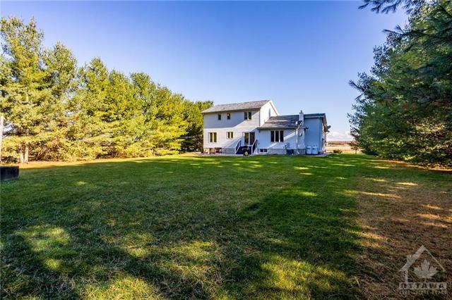 2979 John Shaw Road, House detached with 4 bedrooms, 4 bathrooms and 12 parking in Ottawa ON | Image 27