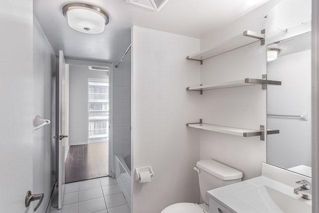 1305 - 150 Sudbury St, Condo with 1 bedrooms, 1 bathrooms and 1 parking in Toronto ON | Image 4