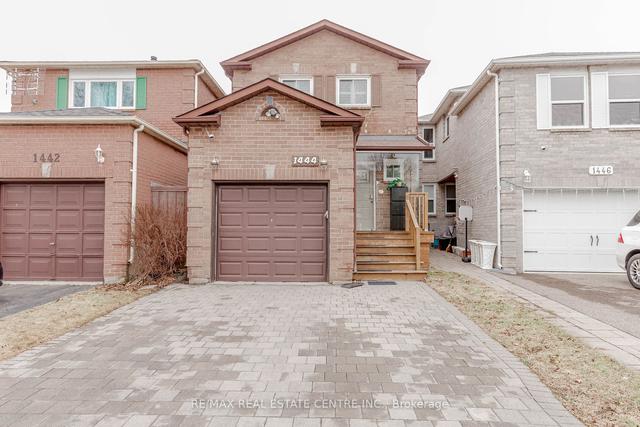 1444 Prince John Circ, House attached with 3 bedrooms, 3 bathrooms and 5 parking in Oakville ON | Image 12