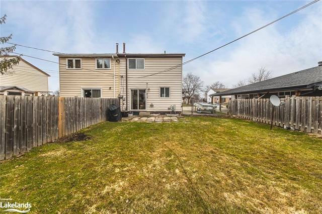 1067 12th Street E, House semidetached with 3 bedrooms, 1 bathrooms and 3 parking in Owen Sound ON | Image 24