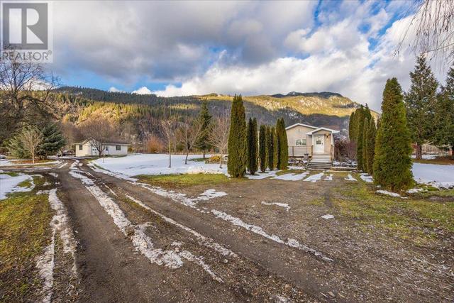 2269 Solsqua Road, House detached with 2 bedrooms, 2 bathrooms and 22 parking in Columbia Shuswap E BC | Image 40
