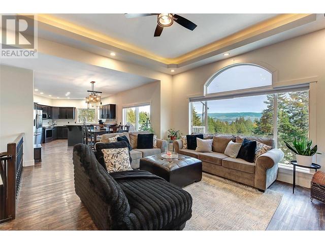 1007 Aurora Heights, House detached with 6 bedrooms, 3 bathrooms and 2 parking in West Kelowna BC | Image 10