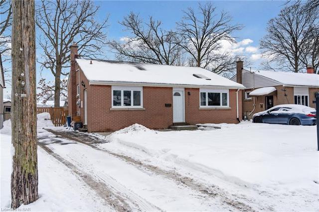 6792 Jill Drive, House detached with 3 bedrooms, 1 bathrooms and 2 parking in Niagara Falls ON | Image 12