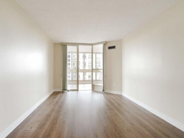 906 - 10 Kenneth Ave, Condo with 2 bedrooms, 2 bathrooms and 1 parking in Toronto ON | Image 20