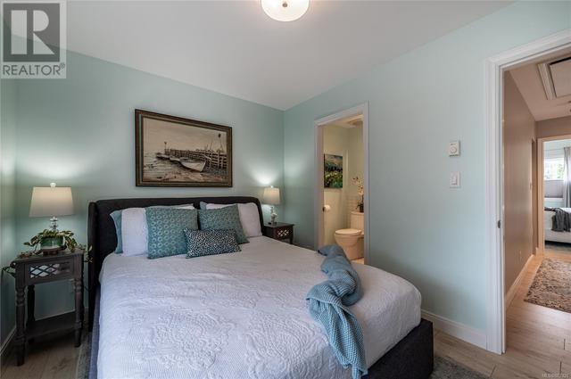 309 Bella St, House detached with 2 bedrooms, 3 bathrooms and 1 parking in Victoria BC | Image 19