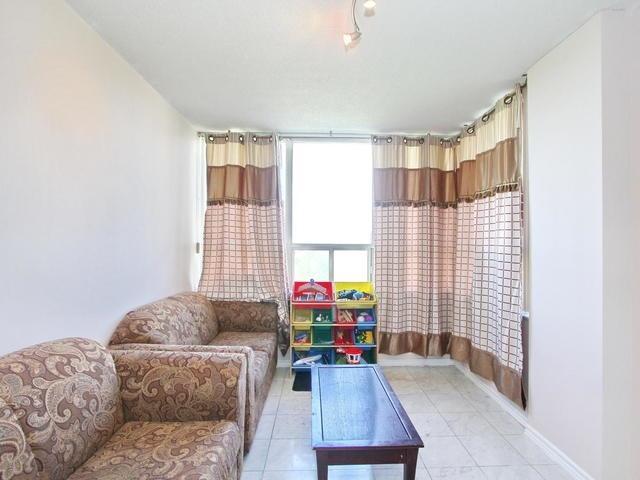 906 - 30 Malta Ave, Condo with 2 bedrooms, 2 bathrooms and 1 parking in Brampton ON | Image 9