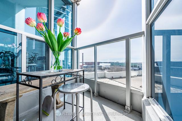 511 - 208 Queens Quay W, Condo with 2 bedrooms, 2 bathrooms and 1 parking in Toronto ON | Image 5