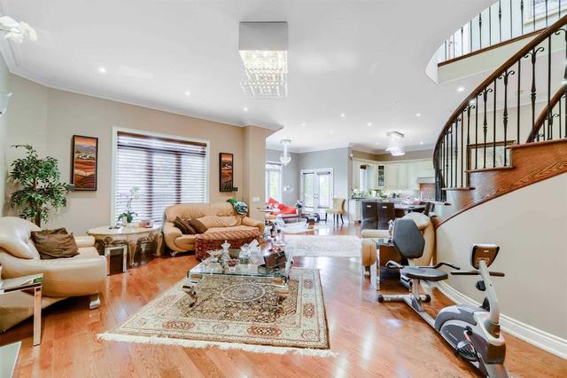 90 May Ave, House detached with 4 bedrooms, 5 bathrooms and 8 parking in Richmond Hill ON | Image 40