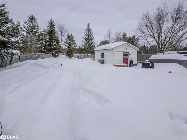 4876 90 County Road, House detached with 3 bedrooms, 1 bathrooms and 6 parking in Springwater ON | Image 26