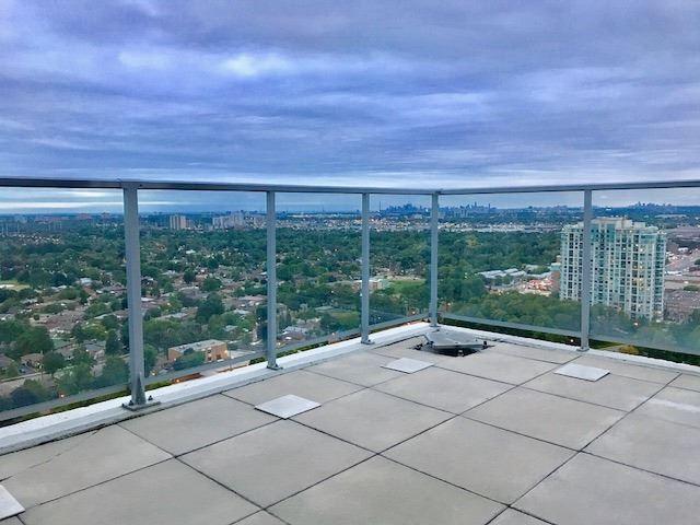 Lph06 - 60 Town Centre Crt, Condo with 2 bedrooms, 2 bathrooms and 2 parking in Toronto ON | Image 4