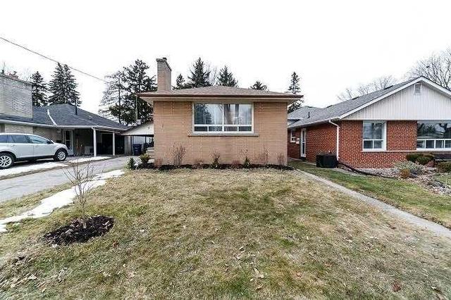 7 Barford Rd, House detached with 3 bedrooms, 1 bathrooms and 3 parking in Toronto ON | Image 2