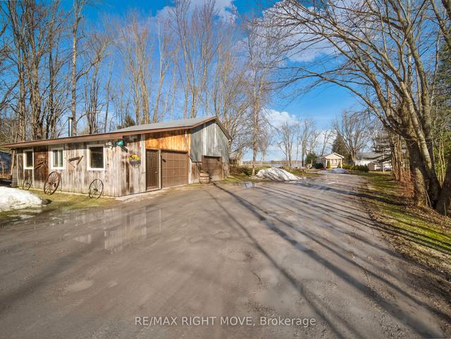 6185 Rama Dalton Boundary Rd, House detached with 2 bedrooms, 1 bathrooms and 30 parking in Kawartha Lakes ON | Image 24