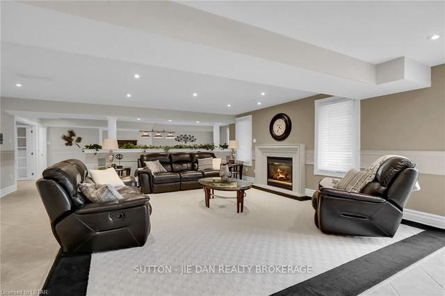 2025 Ashgrove Crt, House detached with 5 bedrooms, 5 bathrooms and 12 parking in London ON | Image 28