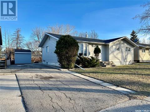 119 Jubilee Crescent, House detached with 4 bedrooms, 2 bathrooms and null parking in Rosetown SK | Card Image