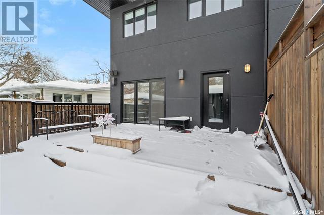 515 2nd Street E, House semidetached with 4 bedrooms, 4 bathrooms and null parking in Saskatoon SK | Image 39
