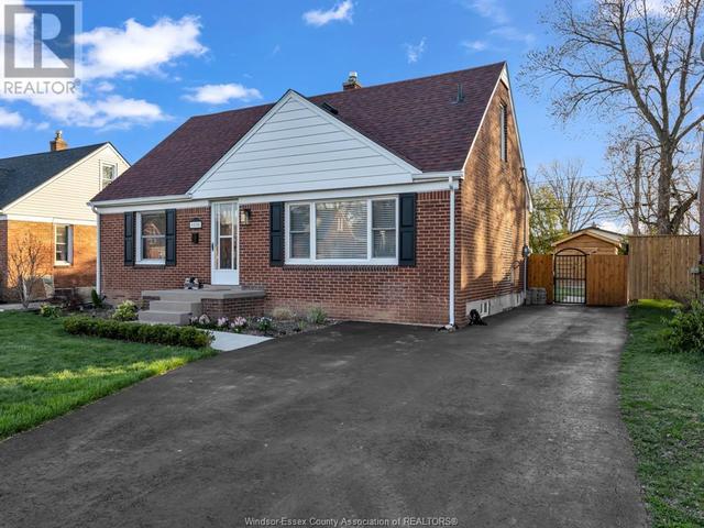 1131 Fairview Boulevard, House detached with 3 bedrooms, 2 bathrooms and null parking in Windsor ON | Image 2