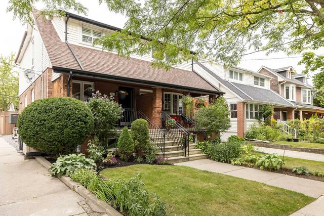 20 Parkfield Ave, House semidetached with 3 bedrooms, 2 bathrooms and 1 parking in Toronto ON | Image 1