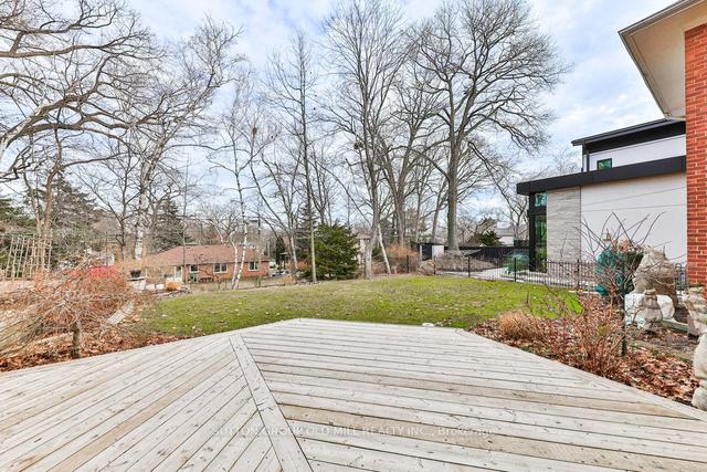 25 Ballacaine Dr, House detached with 4 bedrooms, 2 bathrooms and 5 parking in Toronto ON | Image 24