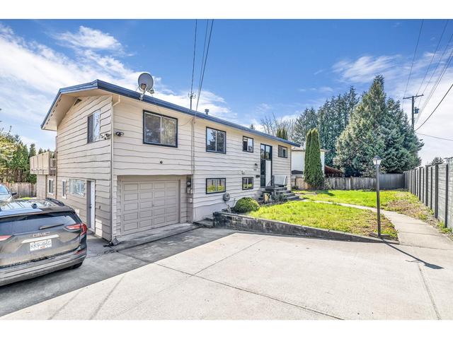 6522 196 Street, House detached with 7 bedrooms, 4 bathrooms and 6 parking in Langley BC | Image 2