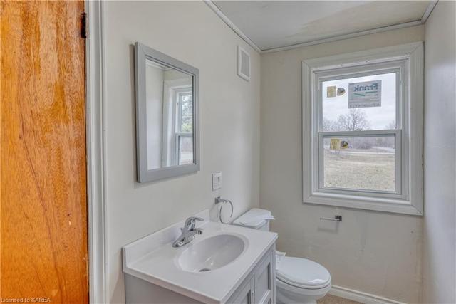 333 Burridge Road, House detached with 2 bedrooms, 1 bathrooms and 5 parking in South Frontenac ON | Image 14