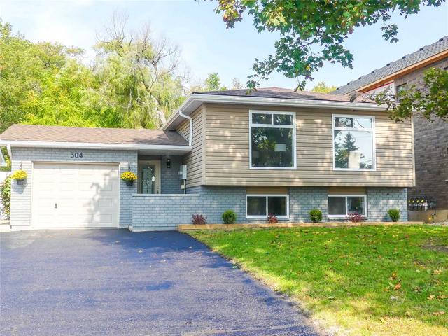 304 Edgehill Dr, House detached with 3 bedrooms, 1 bathrooms and 2 parking in Barrie ON | Image 1