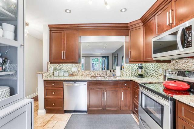 65 Hammond Rd, House semidetached with 3 bedrooms, 3 bathrooms and 3 parking in Mississauga ON | Image 37