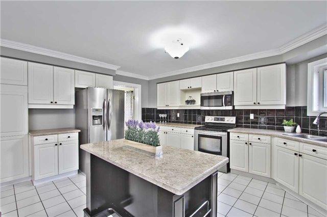 104 Royal Valley Dr, House detached with 4 bedrooms, 5 bathrooms and 4 parking in Caledon ON | Image 6