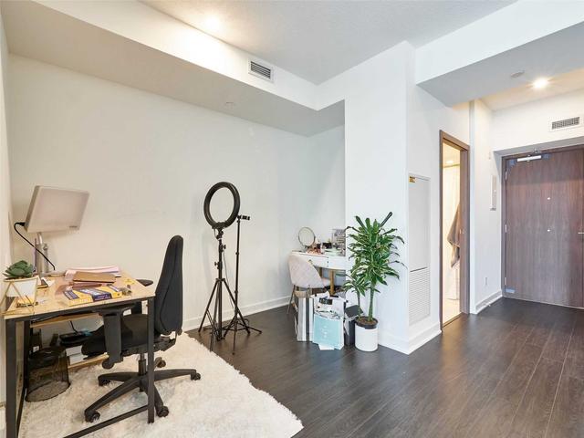 1210 - 19 Bathurst St, Condo with 1 bedrooms, 1 bathrooms and 0 parking in Toronto ON | Image 7