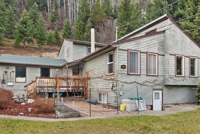 1176 Marshall Road, House detached with 4 bedrooms, 3 bathrooms and 5 parking in Central Kootenay J BC | Image 1