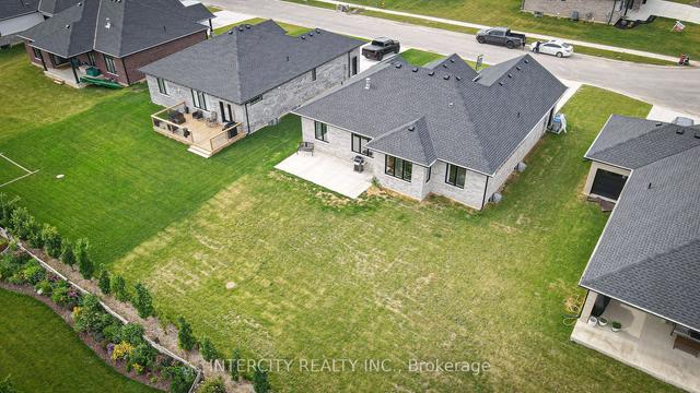 160 Hennessy St, House detached with 3 bedrooms, 3 bathrooms and 8 parking in Lambton Shores ON | Image 24