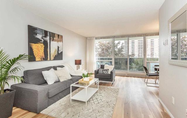 417 - 40 Sunrise Ave, Condo with 3 bedrooms, 1 bathrooms and 1 parking in Toronto ON | Image 1