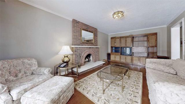 2 Empringham Cres, House detached with 4 bedrooms, 3 bathrooms and 4 parking in Markham ON | Image 3