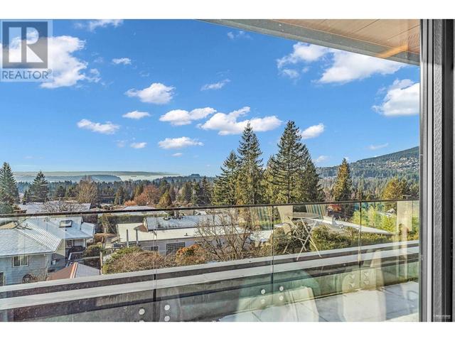 701 Blueridge Avenue, House detached with 6 bedrooms, 7 bathrooms and 4 parking in North Vancouver BC | Image 22