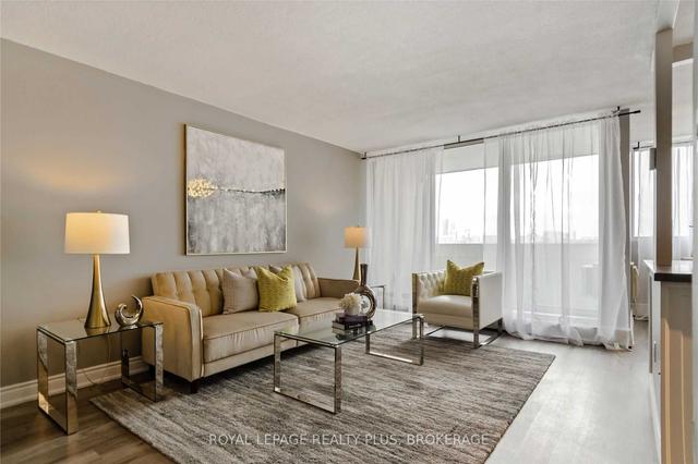 1903 - 530 Lolita Gdns, Condo with 3 bedrooms, 1 bathrooms and 2 parking in Mississauga ON | Image 4