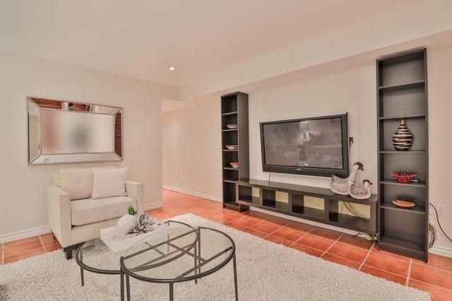 135 Cowan Ave, House attached with 4 bedrooms, 2 bathrooms and 1 parking in Toronto ON | Image 28