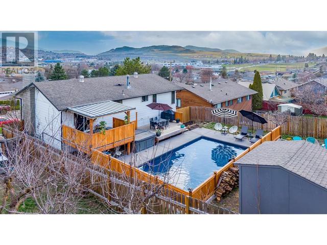 1205 25 Avenue, House detached with 4 bedrooms, 2 bathrooms and 4 parking in Vernon BC | Image 40
