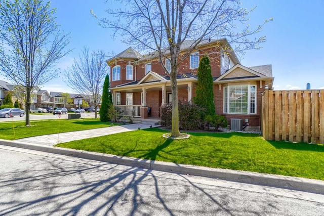 2220 Amberglen Crt, House attached with 3 bedrooms, 3 bathrooms and 2 parking in Oakville ON | Image 1