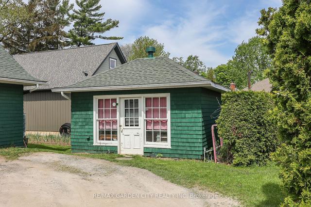 25 Henrietta St, House detached with 5 bedrooms, 2 bathrooms and 13 parking in St. Catharines ON | Image 20