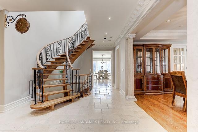 319 Princess Ave, House detached with 5 bedrooms, 7 bathrooms and 6 parking in Toronto ON | Image 2