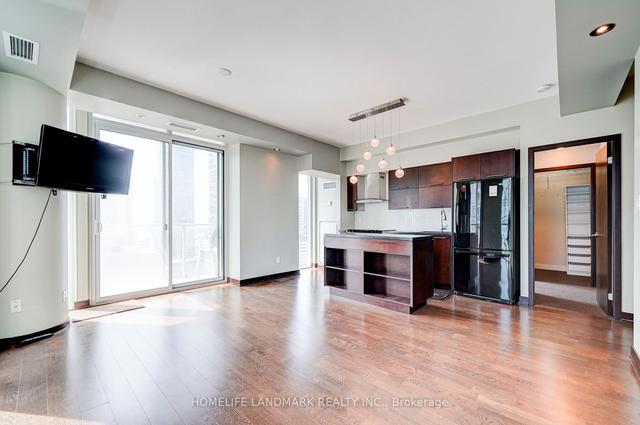 2608 - 126 Simcoe St, Condo with 3 bedrooms, 2 bathrooms and 1 parking in Toronto ON | Image 29
