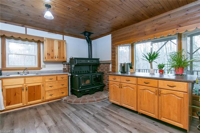 2096 Bruce Road 9, House detached with 3 bedrooms, 1 bathrooms and 12 parking in Northern Bruce Peninsula ON | Image 13