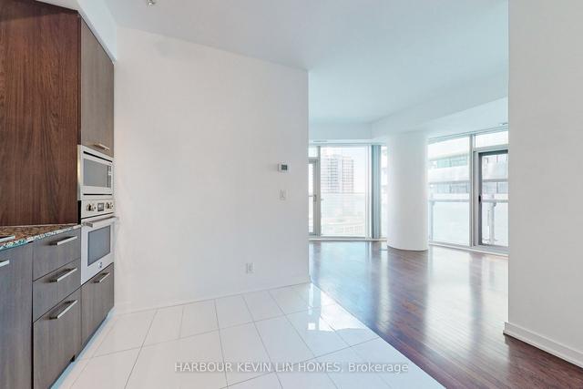 1205 - 14 York St, Condo with 2 bedrooms, 2 bathrooms and 1 parking in Toronto ON | Image 13