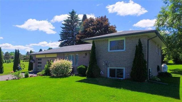 445 Old Surrey Lane, House detached with 2 bedrooms, 2 bathrooms and 8 parking in Kawartha Lakes ON | Image 1