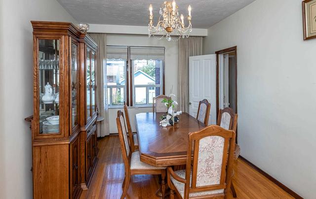 440 Lansdowne Ave, House semidetached with 4 bedrooms, 2 bathrooms and 1 parking in Toronto ON | Image 6