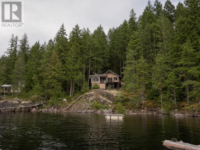 9302 Powell Lake, House detached with 3 bedrooms, 1 bathrooms and null parking in Powell River B BC | Image 1