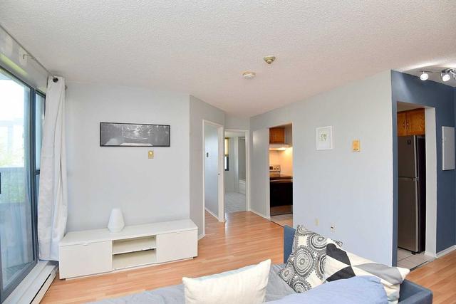 414 - 175 Hunter St E, Condo with 1 bedrooms, 1 bathrooms and 1 parking in Hamilton ON | Image 2