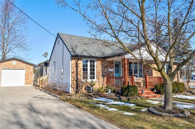 158 North Street, House detached with 2 bedrooms, 2 bathrooms and 5 parking in Southwest Middlesex ON | Image 1