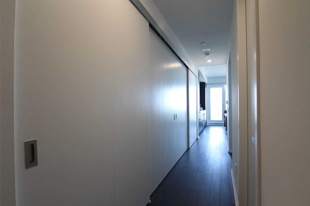 4111 - 197 Yonge St, Condo with 1 bedrooms, 1 bathrooms and 0 parking in Toronto ON | Image 8