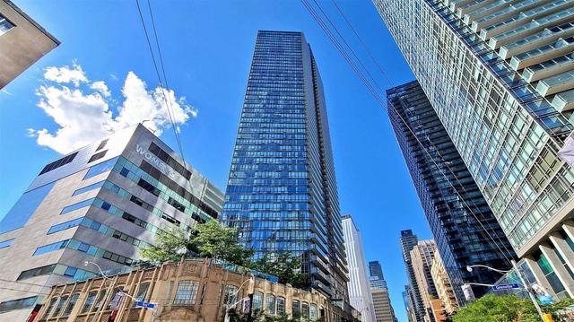 1809 - 832 Bay St, Condo with 1 bedrooms, 1 bathrooms and 0 parking in Toronto ON | Image 1