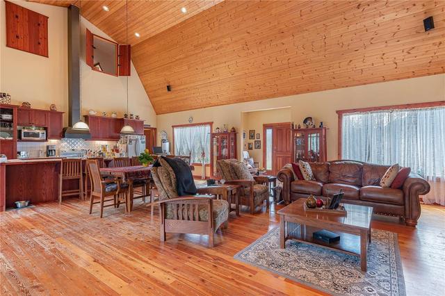 3600 Erickson Road, House detached with 3 bedrooms, 3 bathrooms and 13 parking in Columbia Shuswap E BC | Image 14